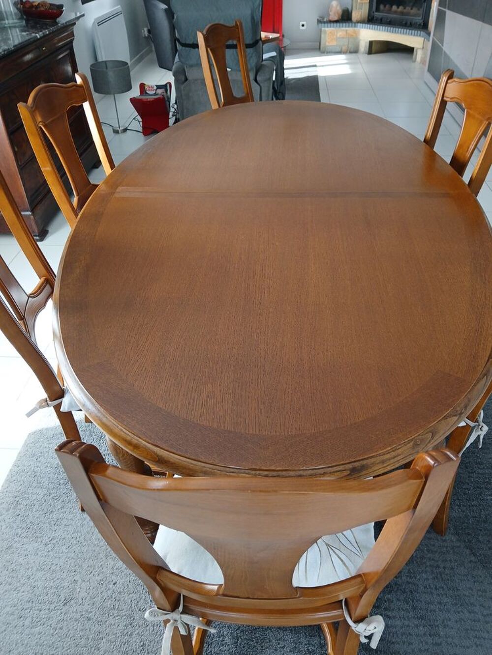 Table ovale et 6 chaises Meubles