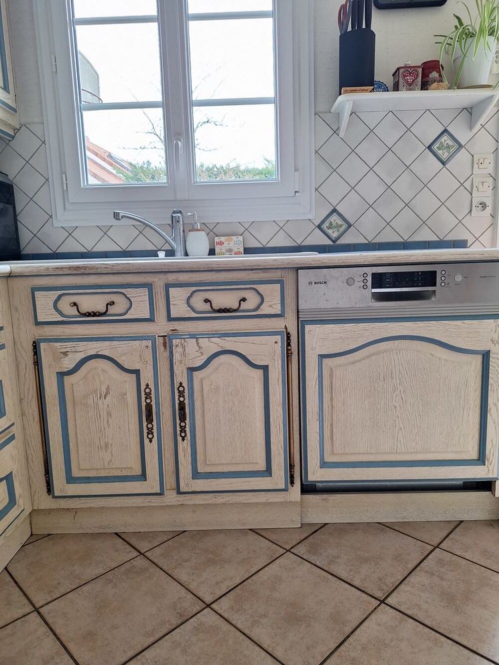 Cuisine am&eacute;nag&eacute;e Meubles