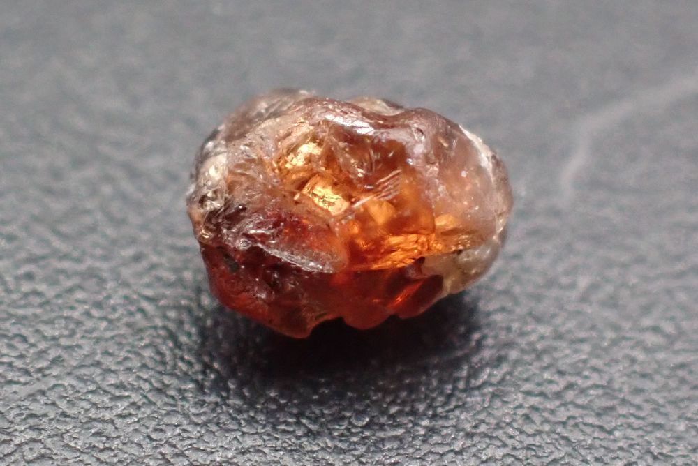 Zircon RARE Langeac Haute-loire Auvergne -Rh&ocirc;ne-Alpes France 