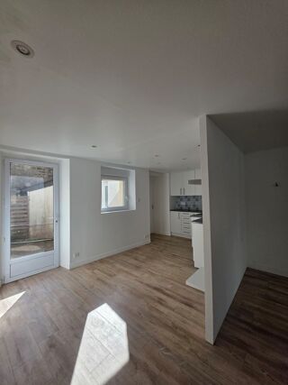  Appartement à louer 3 pièces 60 m²