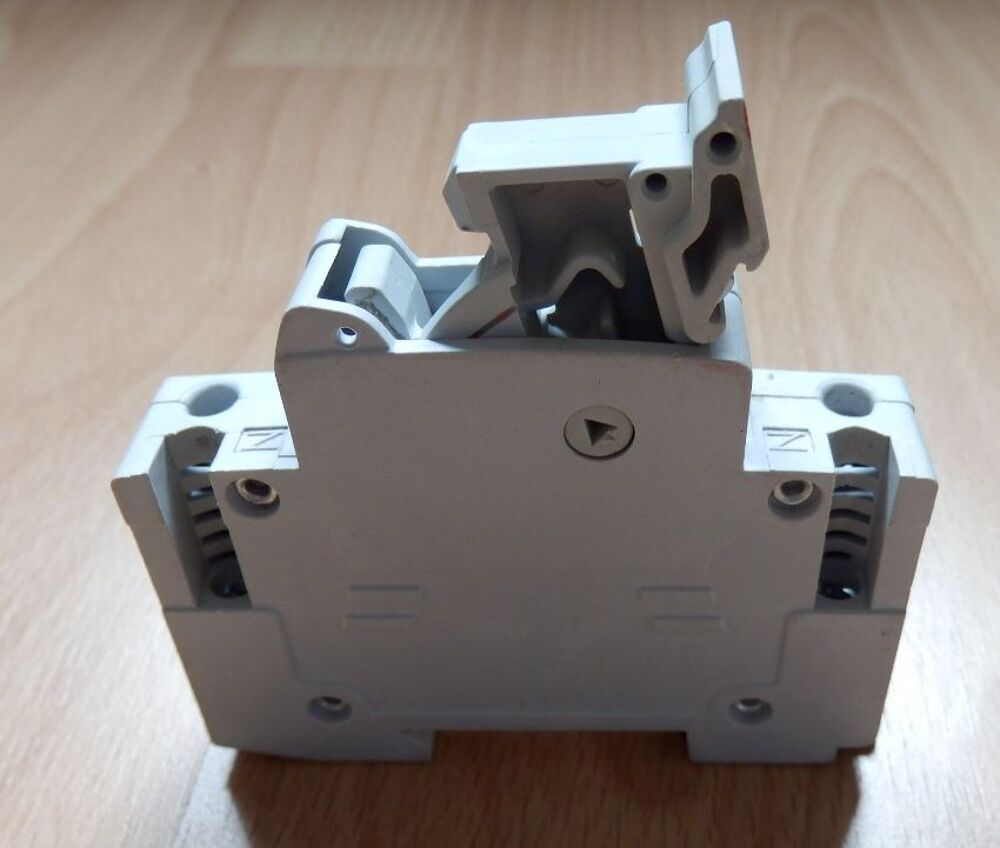 Porte fusible ABB 10, 20 et 32A : Tr&egrave;s bon &eacute;tat Bricolage