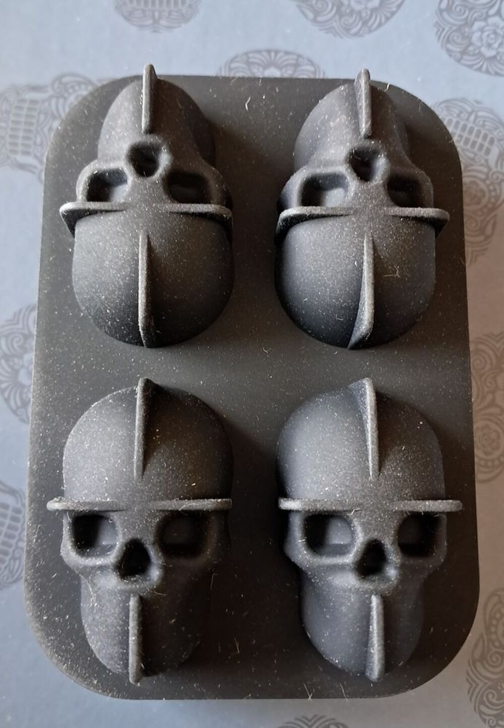 service &agrave; ap&eacute;ritif t&ecirc;te de mort mexicaine calaveras 
Cuisine