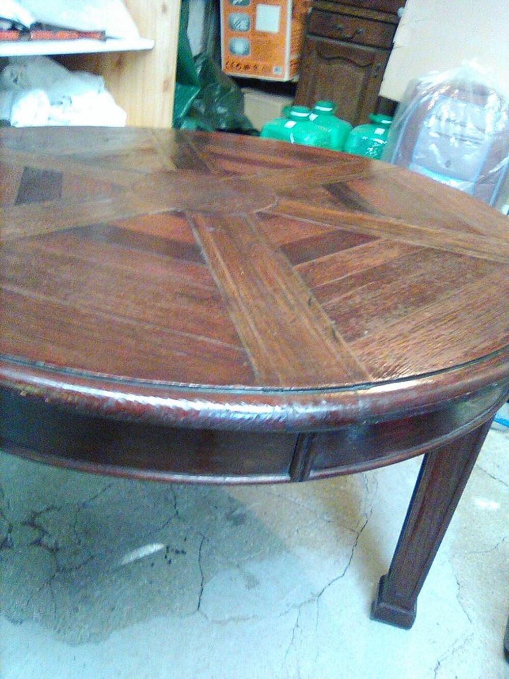 Table &agrave; 3 pieds Meubles