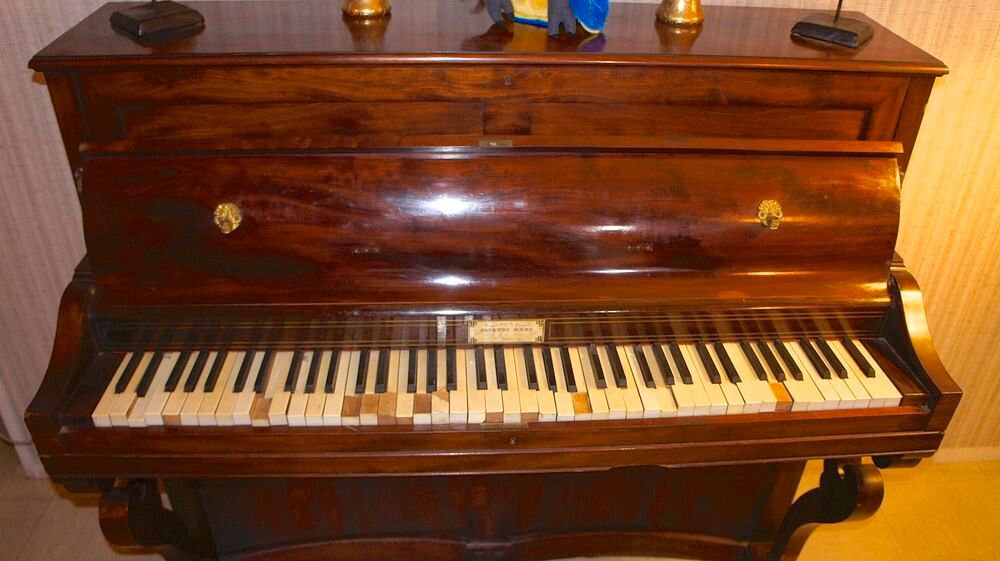 Piano droit en bois de d&eacute;coration Meubles