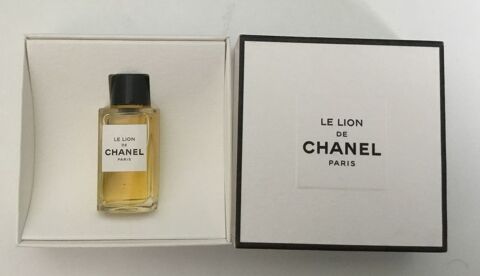 miniature CHANEL LE LION les exclusifs de CHANEL EDP 4 ml 25 Angers (49)