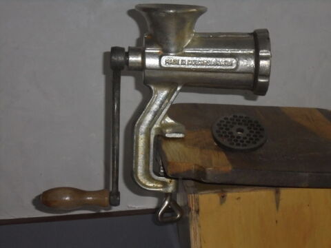 Hachoir � viande 20 Le Thillot (88)