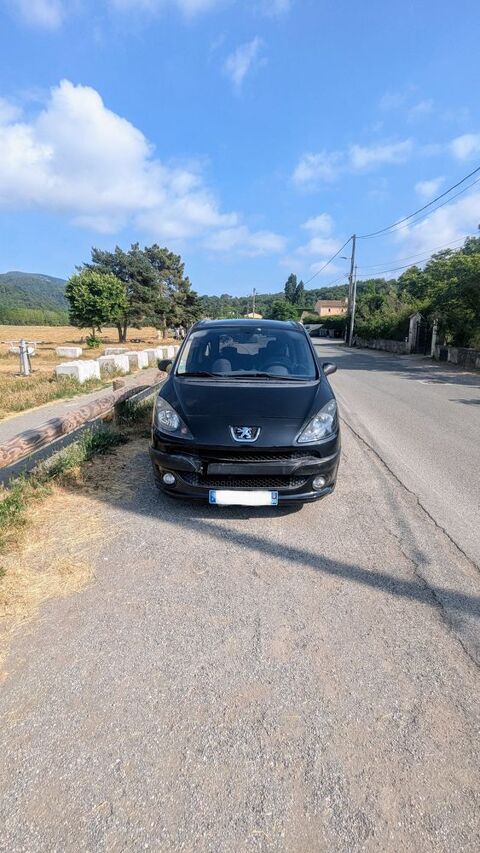 Peugeot 1007 1.6e 16V 110ch 2-Tronic Sporty