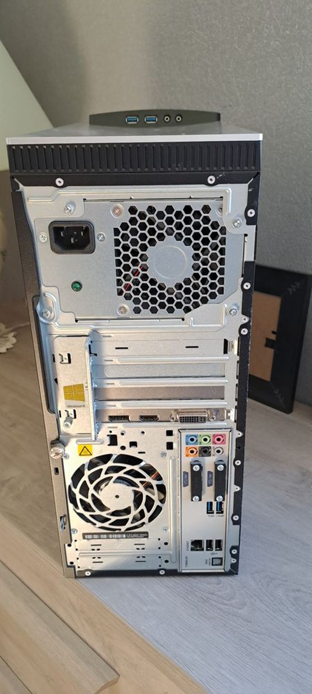 tour de bureau. Matériel informatique