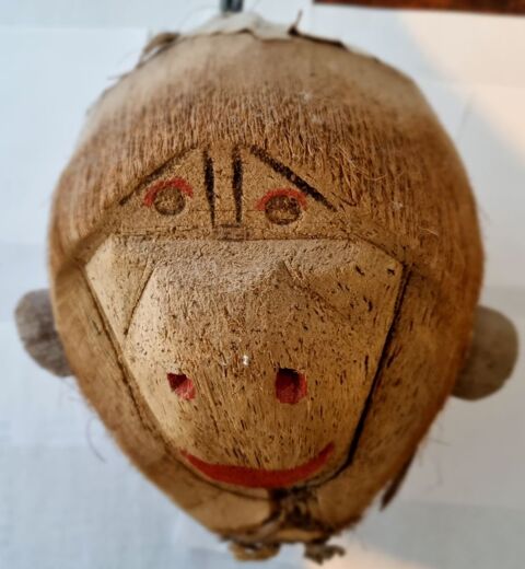 Noix de coco sculptée tête de singe à suspendre Ronde 20 cm 0 Le Roc-Saint-André (56)