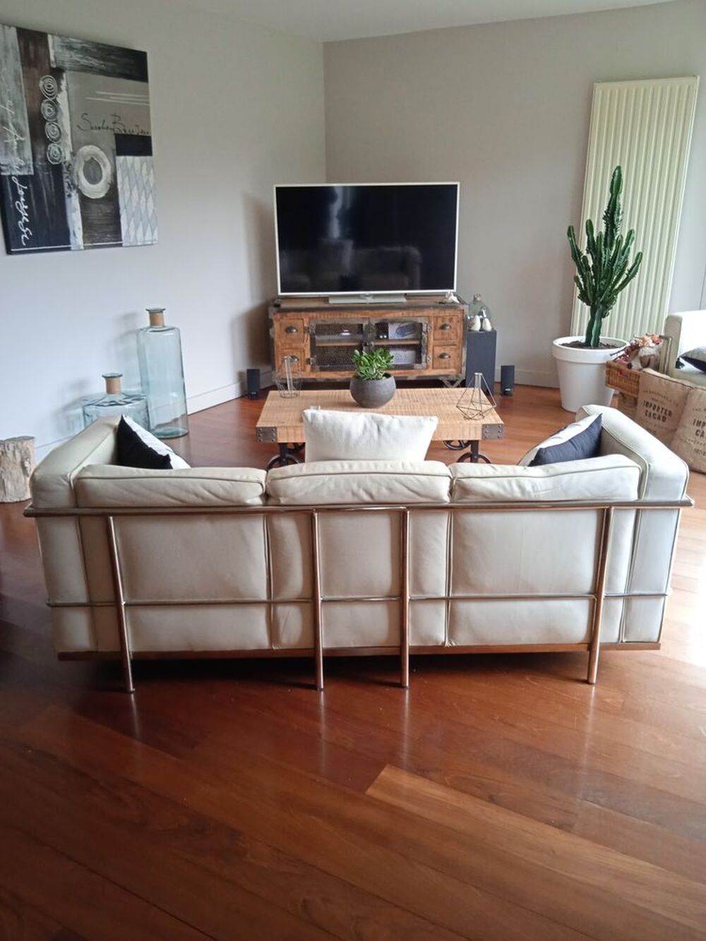 Canap&eacute; et fauteuil de caract&egrave;re Meubles