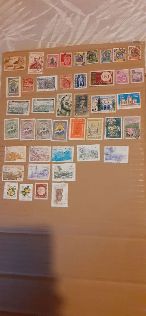 Lot de 209 timbres d'Afrique 3 Grisolles (82)