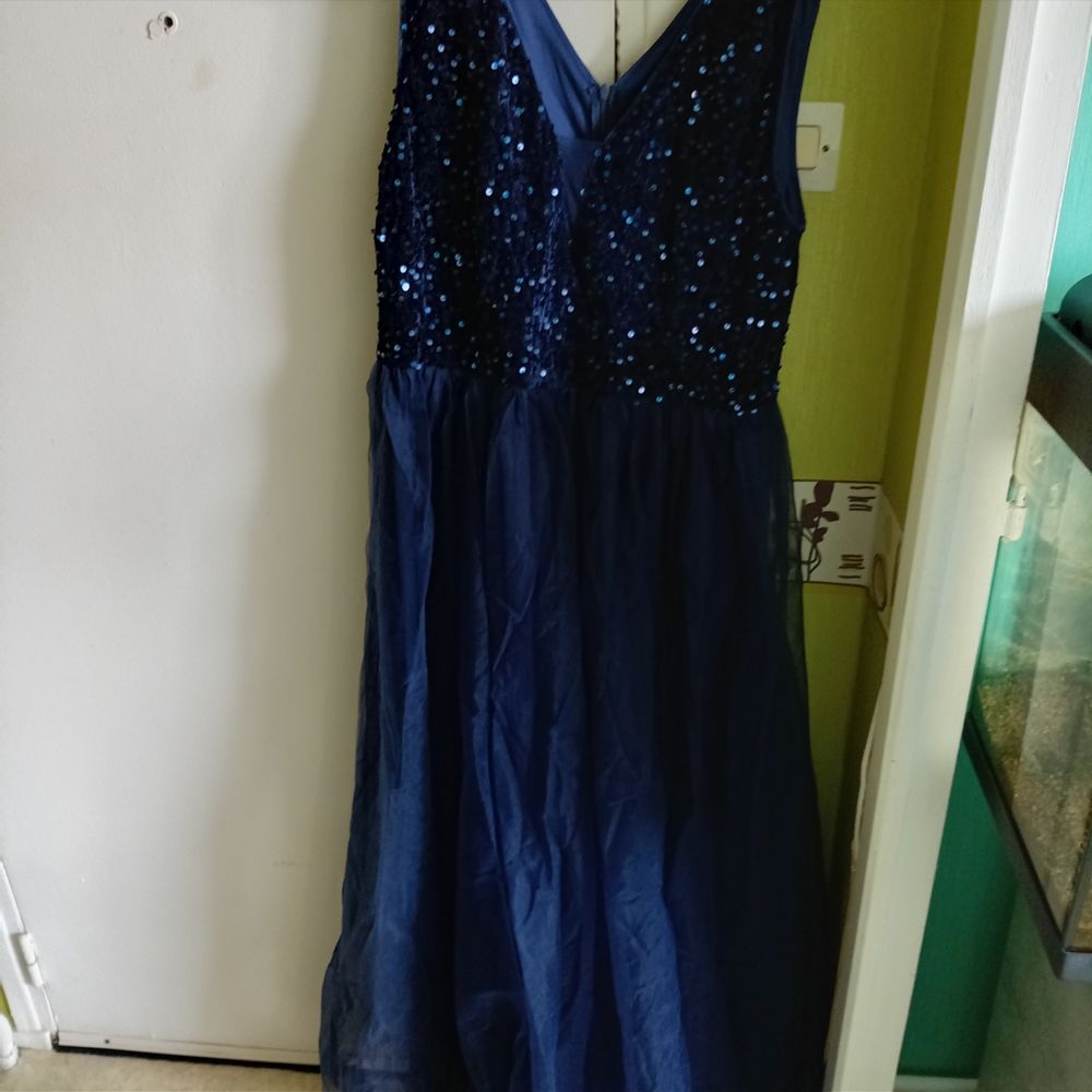Longue robe femme de soir&eacute;e jamais port&eacute;e Vêtements