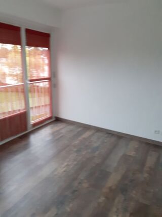  Appartement à louer 2 pièces 45 m² Gradignan