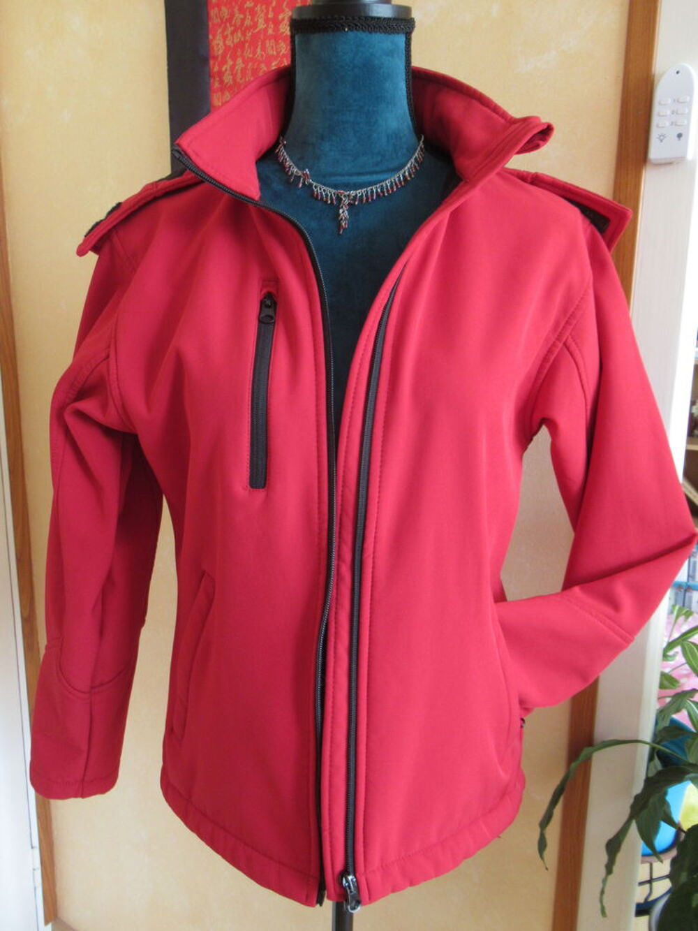Veste rouge - Result Core - Taille 38 Vêtements
