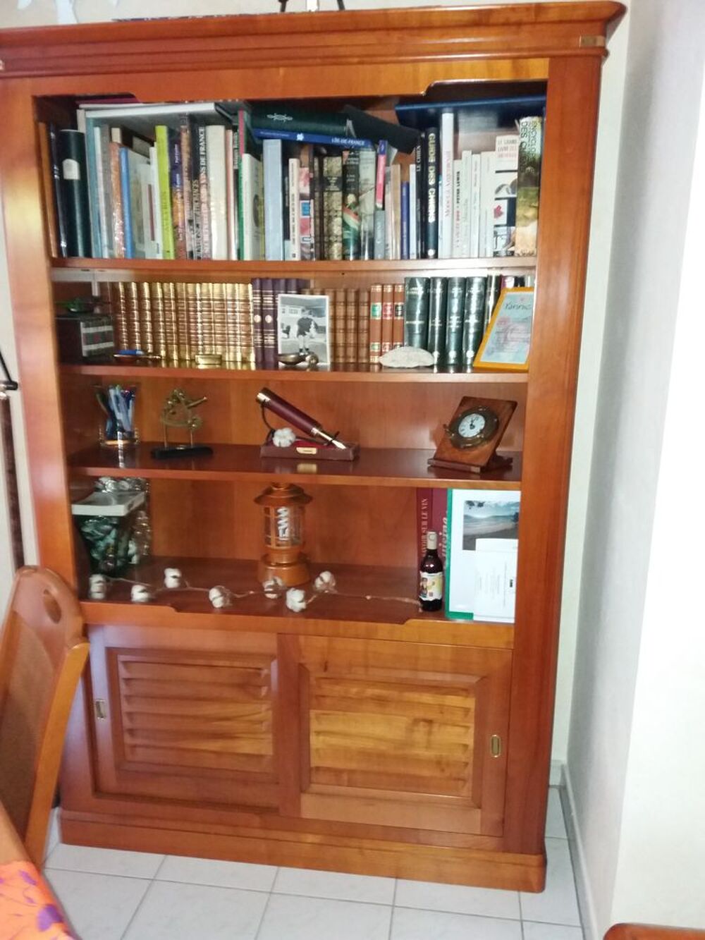 Mobilier contemporain style "colonial" Meubles