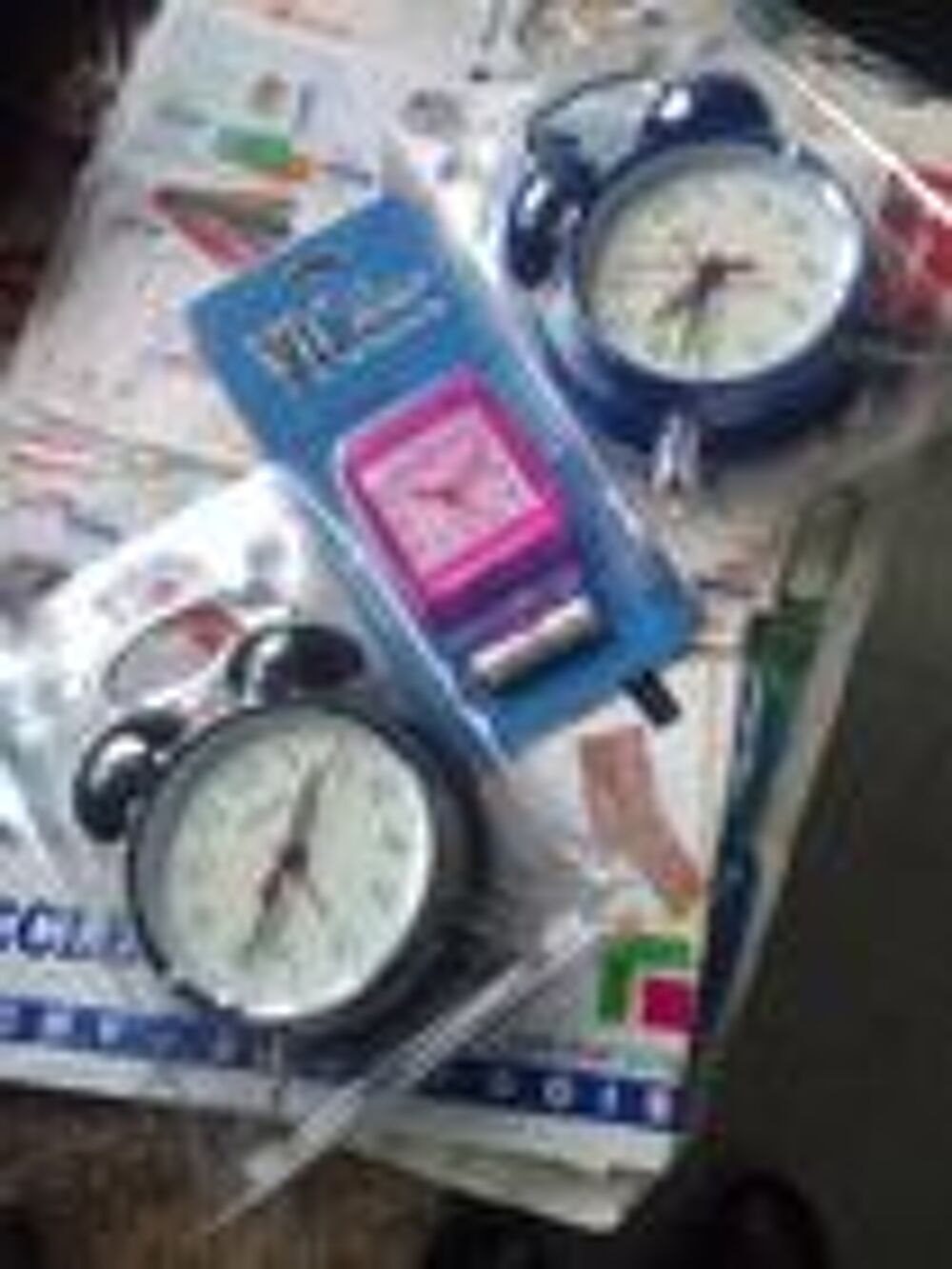 propose reveils,pendule murale Meubles