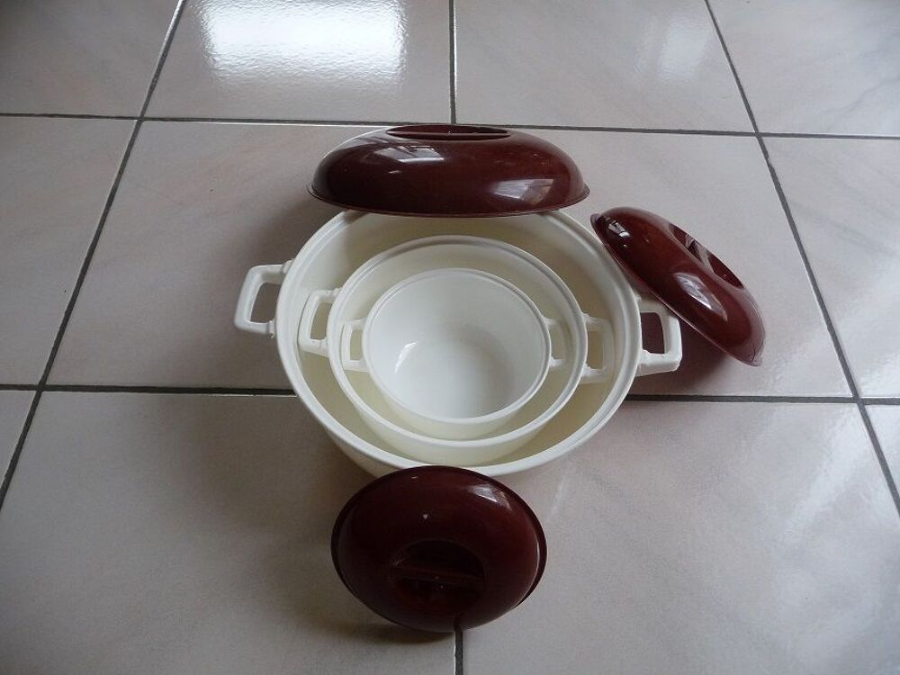 3 Marmites ou faitout en plastique avec 3 couvercles Cuisine