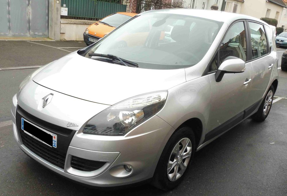 Sc&eacute;nic III Scenic III dCi 105 eco2 Expression 2010 occasion 93430 Villetaneuse