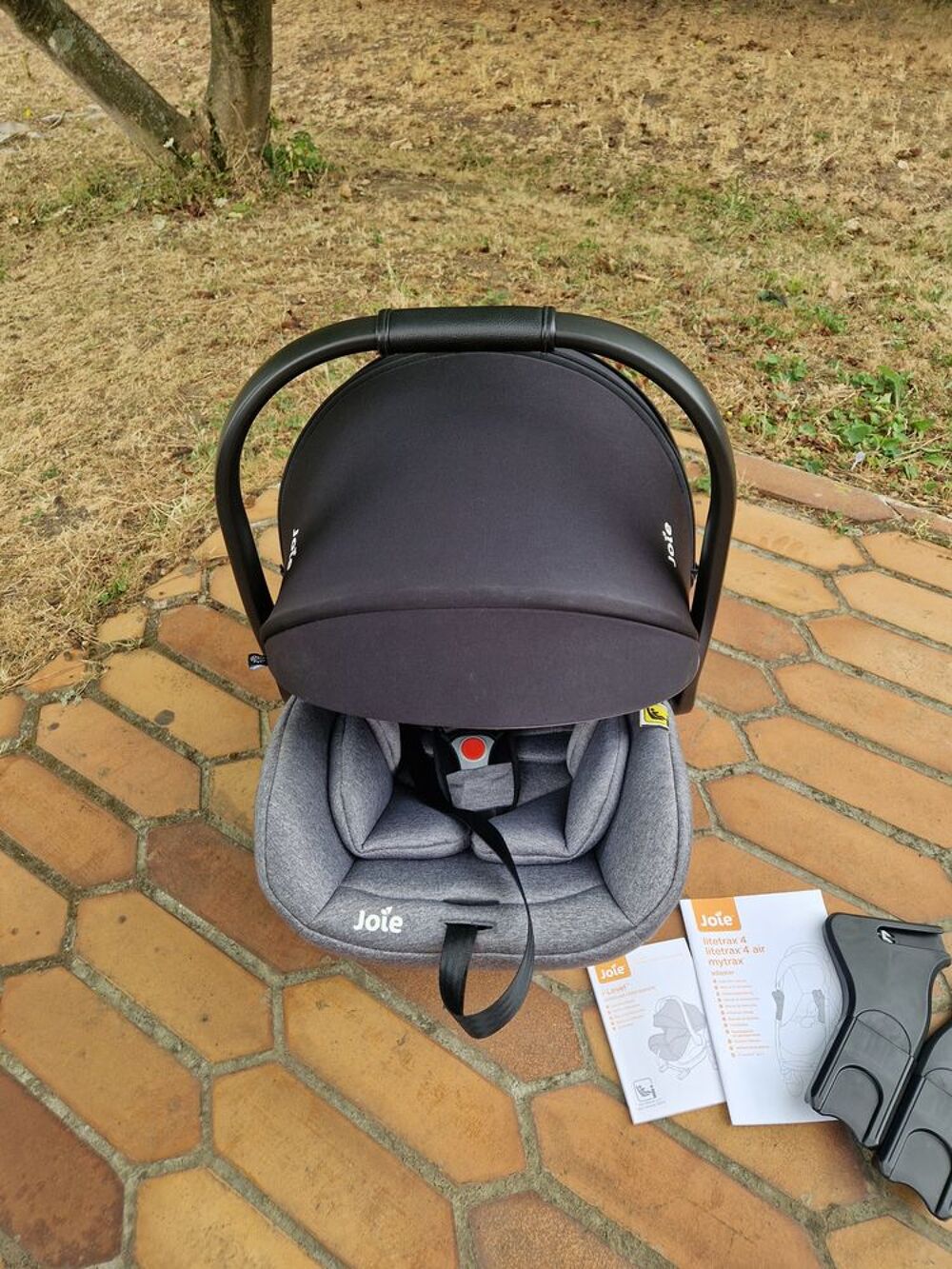 Si&egrave;ge auto b&eacute;b&eacute; Joie avec bases isofix Puériculture