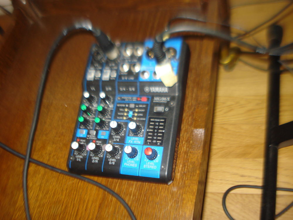 synth&eacute;tiseur YAMAHA PSR 970
Parfais &eacute;tat de marche Instruments de musique