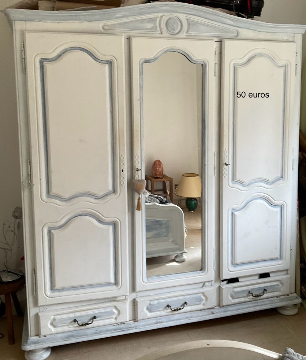 Armoire ch&ecirc;ne fonc&eacute; peinte en blanc Meubles