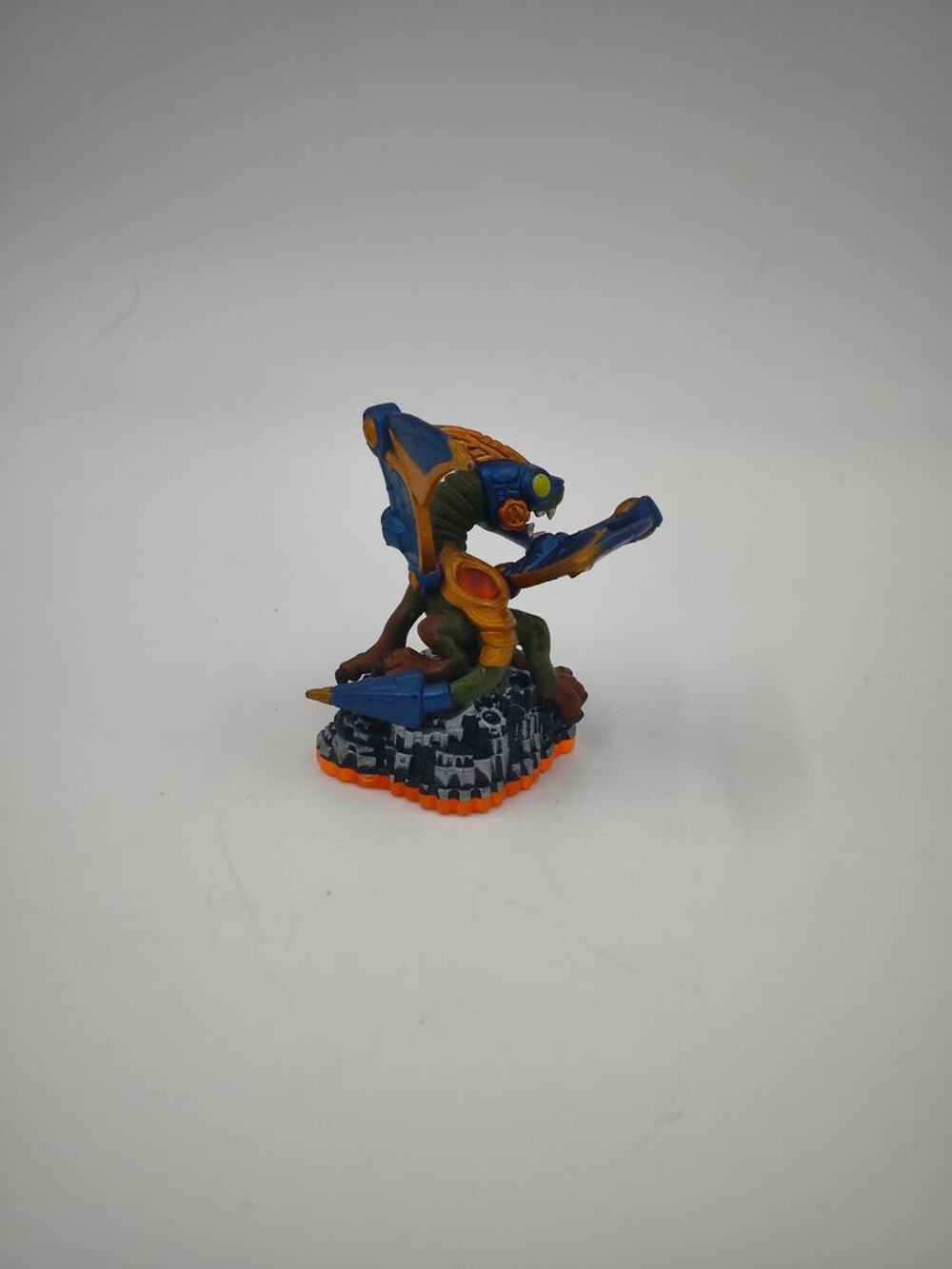 Figurine Skylanders Giants Light Core Drobot Model 84549888 Consoles et jeux vidéos