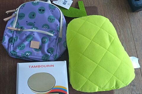 Mini sac à dos ,tambourine,doudou l'ensemble neuf Saint-Pierre-de-Chandieu (69)