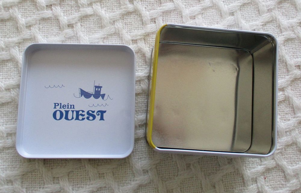 LOT 5 BOITES METALLIQUES DECORATIVES Décoration