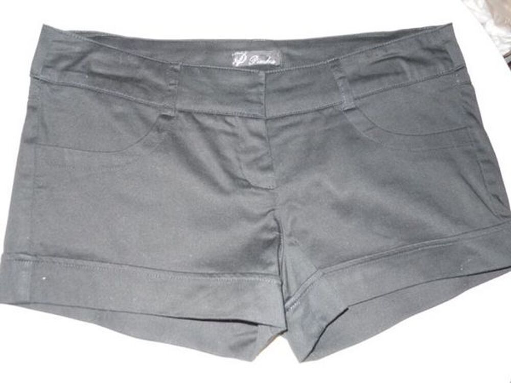Short Noir taille 38 marque Pimkie neuf Vêtements