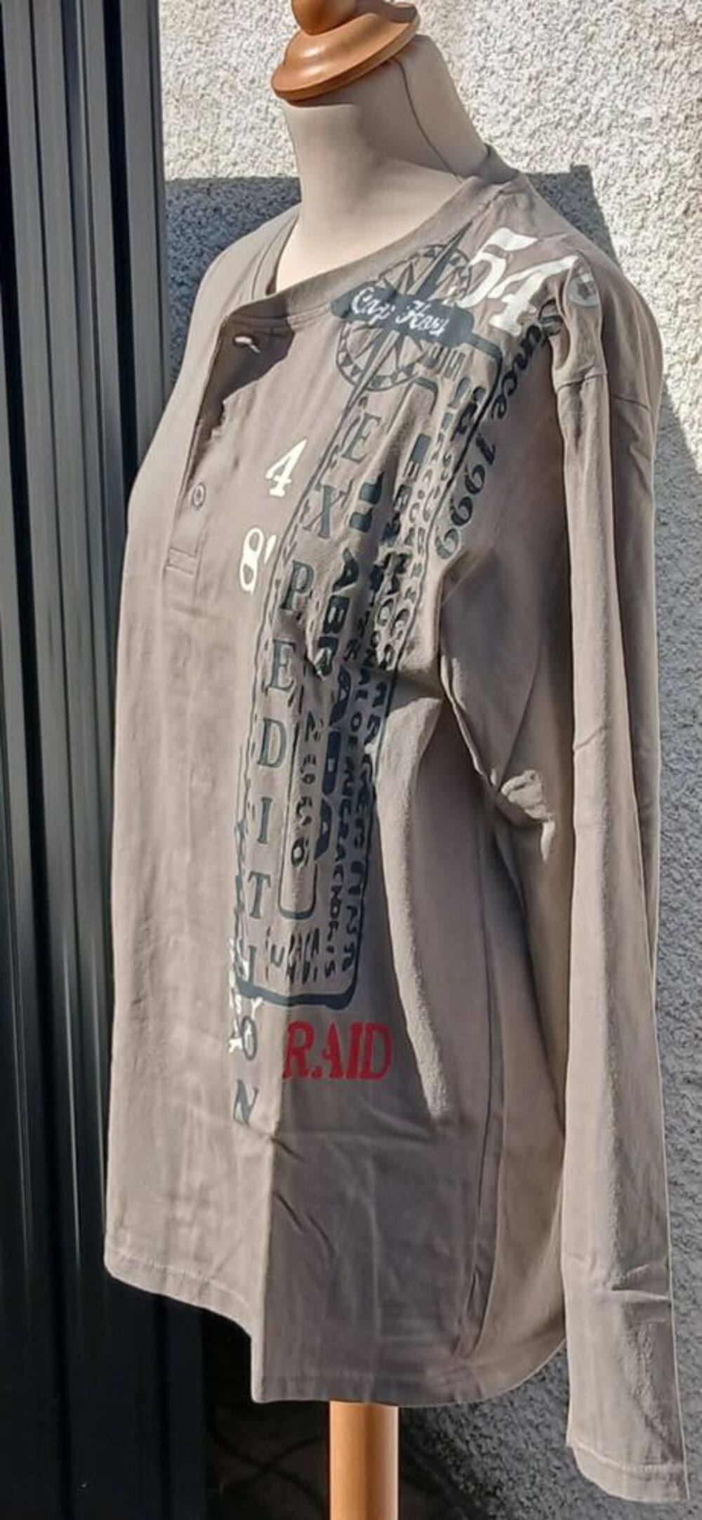 Tee-shirt Beige, &agrave; Col Boutonn&eacute;, pour Homme "Atlas For Men" Vêtements