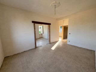  Appartement � vendre 4 pi�ces 78 m� Montedoro, cl, italia