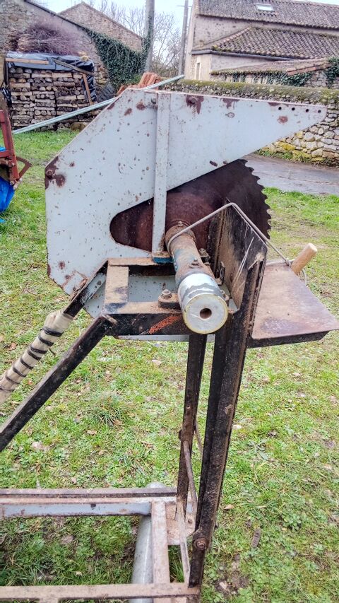 Scie � buches 175 Pressigny (79)