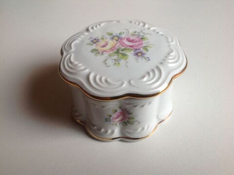 BOITE � BIJOUX EN PORCELAINE FLORALE Envoi Possible 18 Tr�gunc (29)