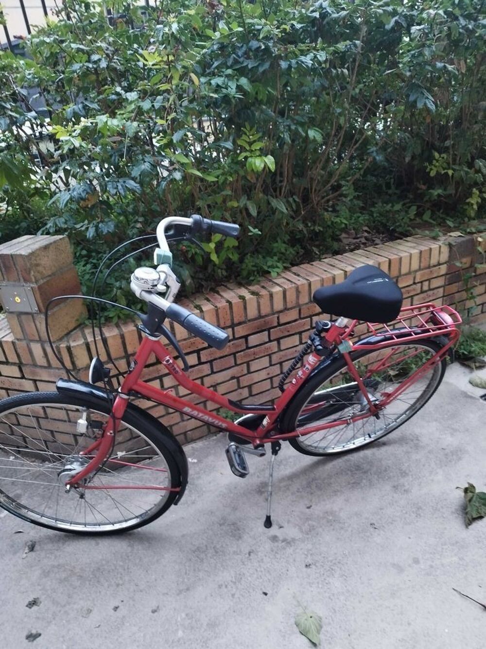v&eacute;lo batavus r&eacute;tro avec sacoches narbel et antivol u TBE Vélos