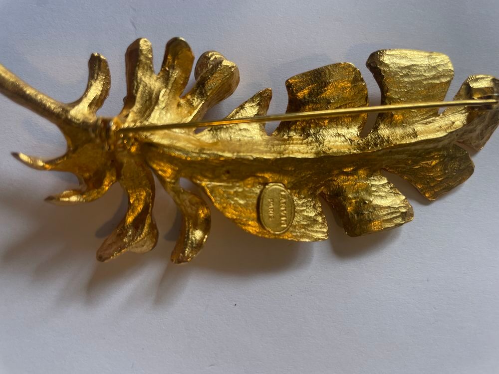 Broche feuille dor&eacute;e strass crystal LANVIN Bijoux et montres