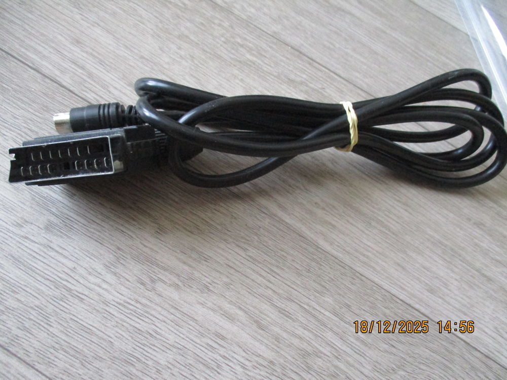 Cable p&eacute;ritel rgb Consoles et jeux vid�os