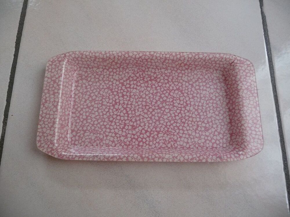 Plateau rectangulaire petit format plastique rose et blanc Décoration