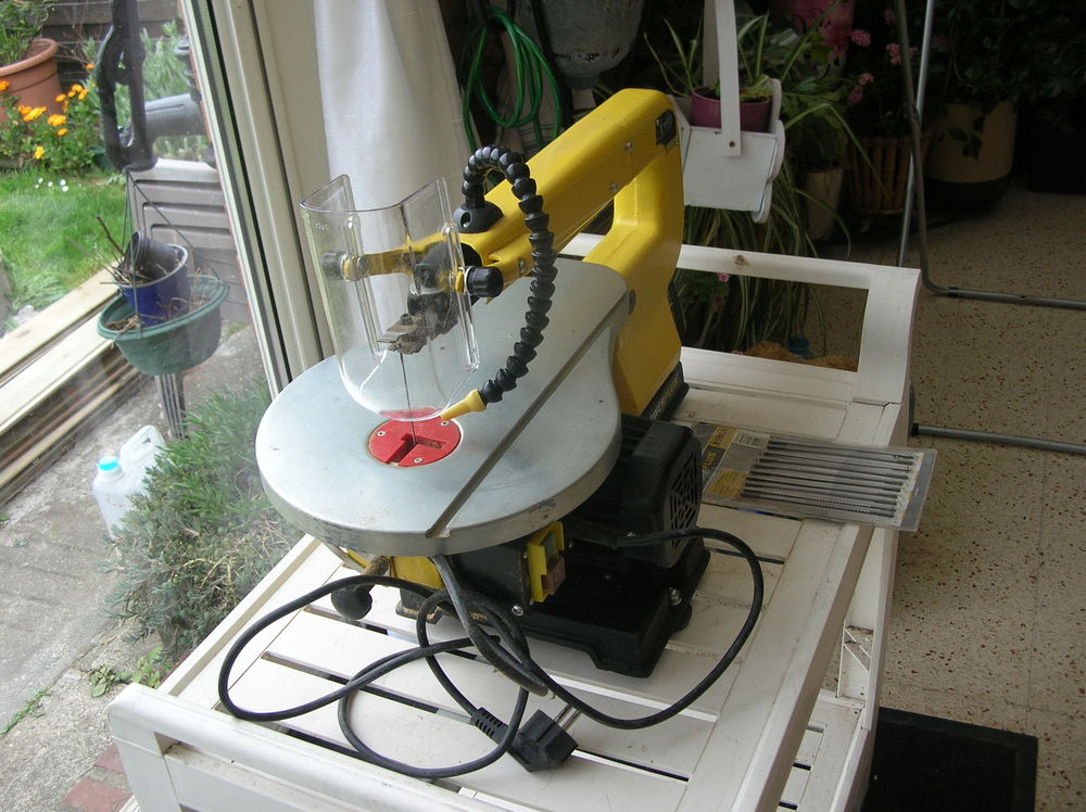 
scie sur table pour bois et autres &agrave; chantourn&eacute; Bricolage