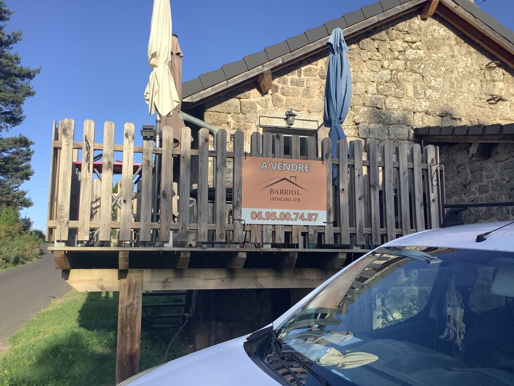 Vente Maison Maison il y'a trois appartement Mazet-saint-voy