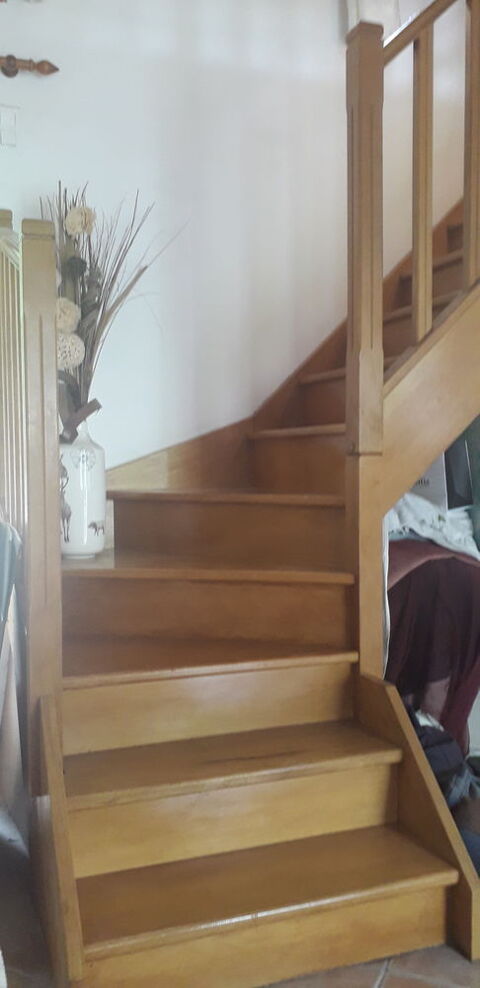 Escalier en bois massif et balustrade 320 Nice (06)