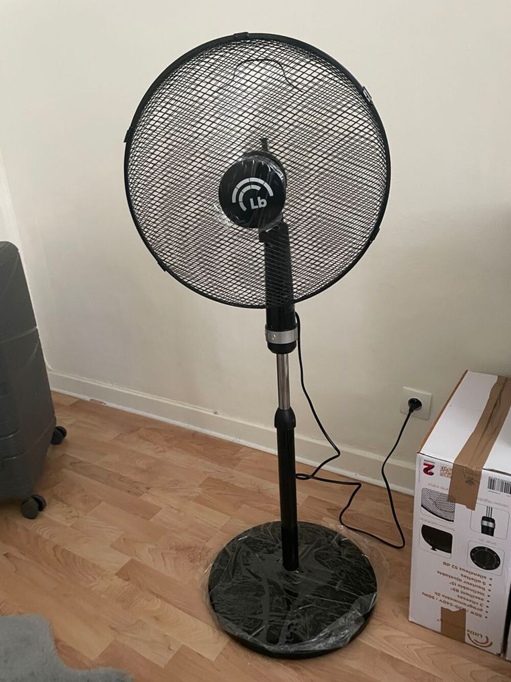 ventilateur sur pied neuf en carton Electroménager