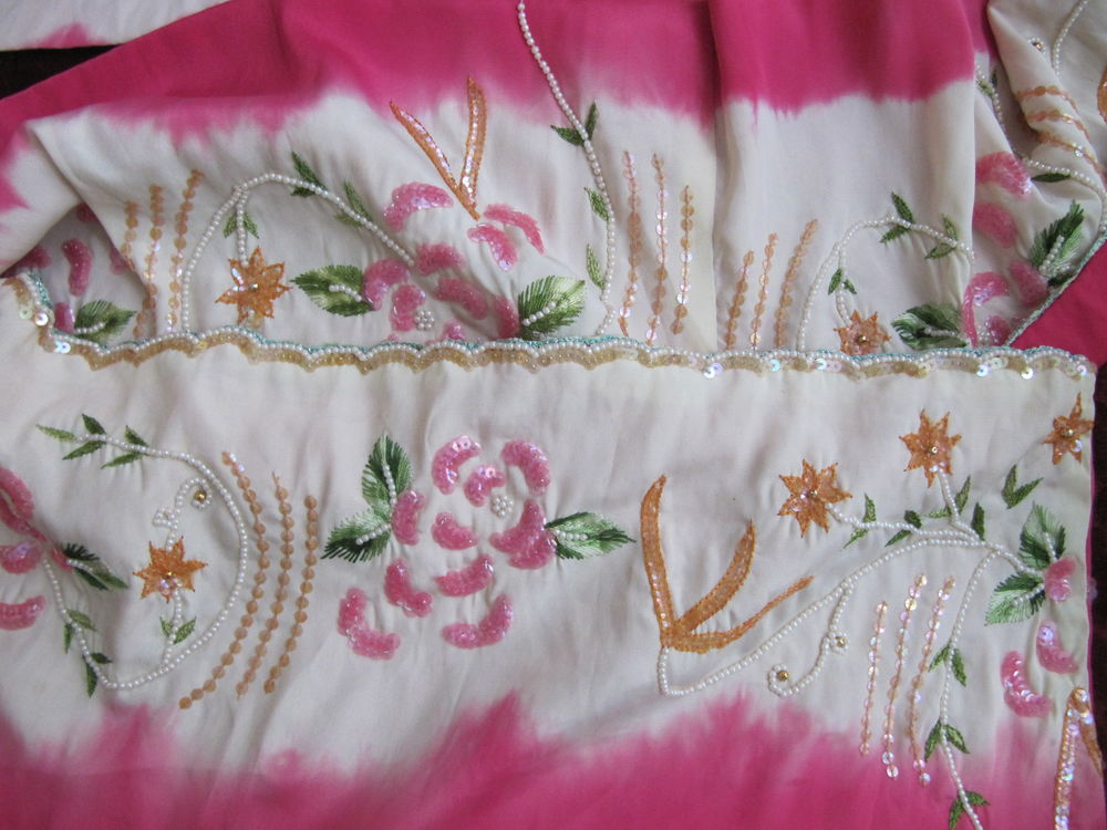 Echarpe soie vintage
Vêtements