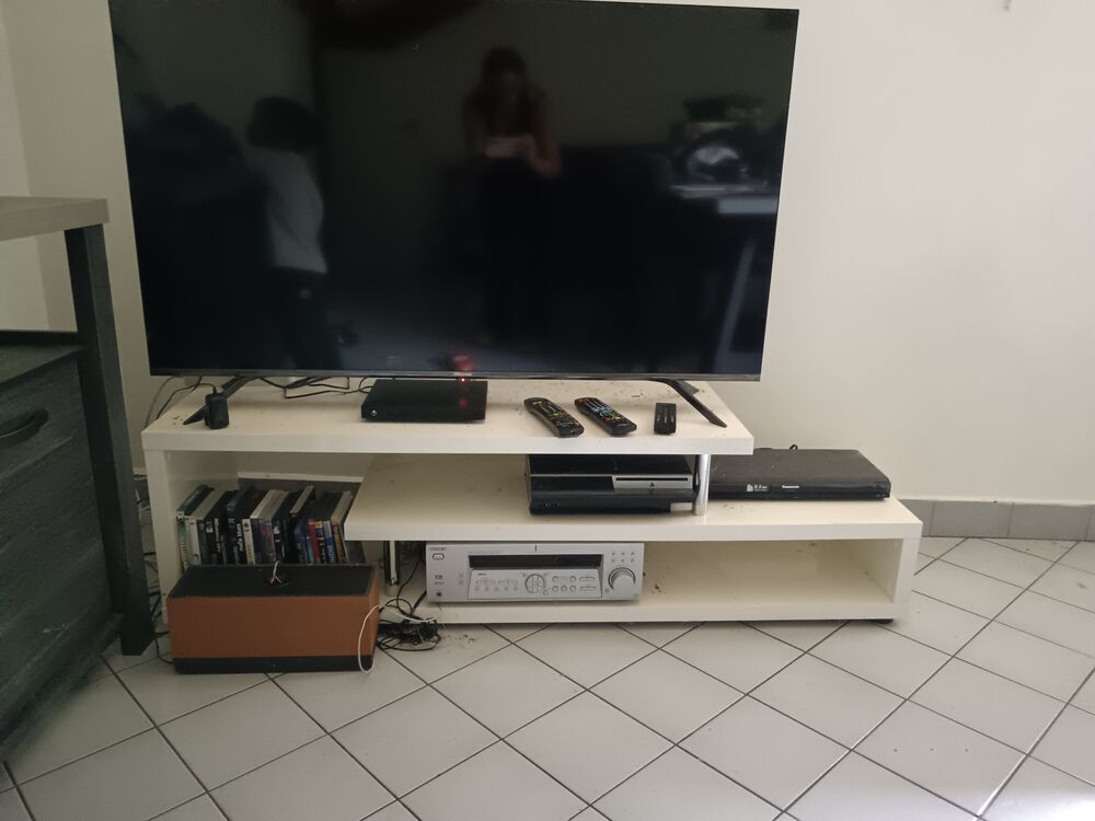 Meuble t&eacute;l&eacute; Meubles