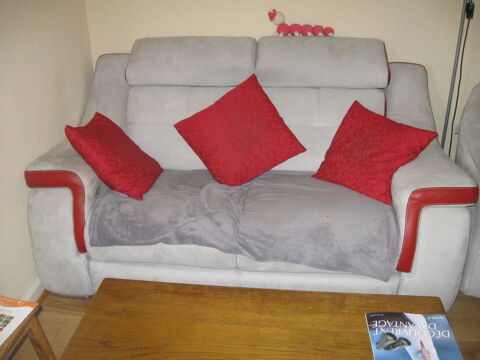 canape 2 places non convertible et deux fauteuils 1200 Granges-sur-Vologne (88)