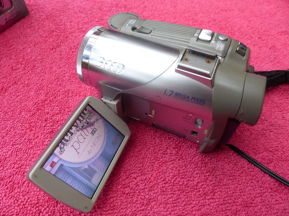 Cam&eacute;scope Panasonic NV-GS75 Mini DV Photos/Video/TV