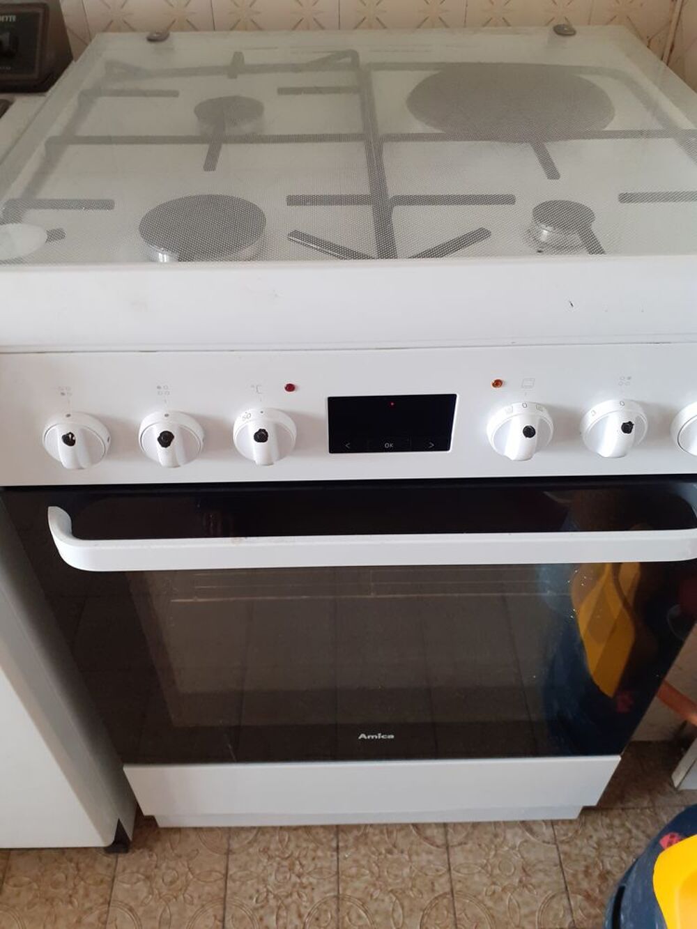 cuisiniere trois feux+un electrique Electroménager