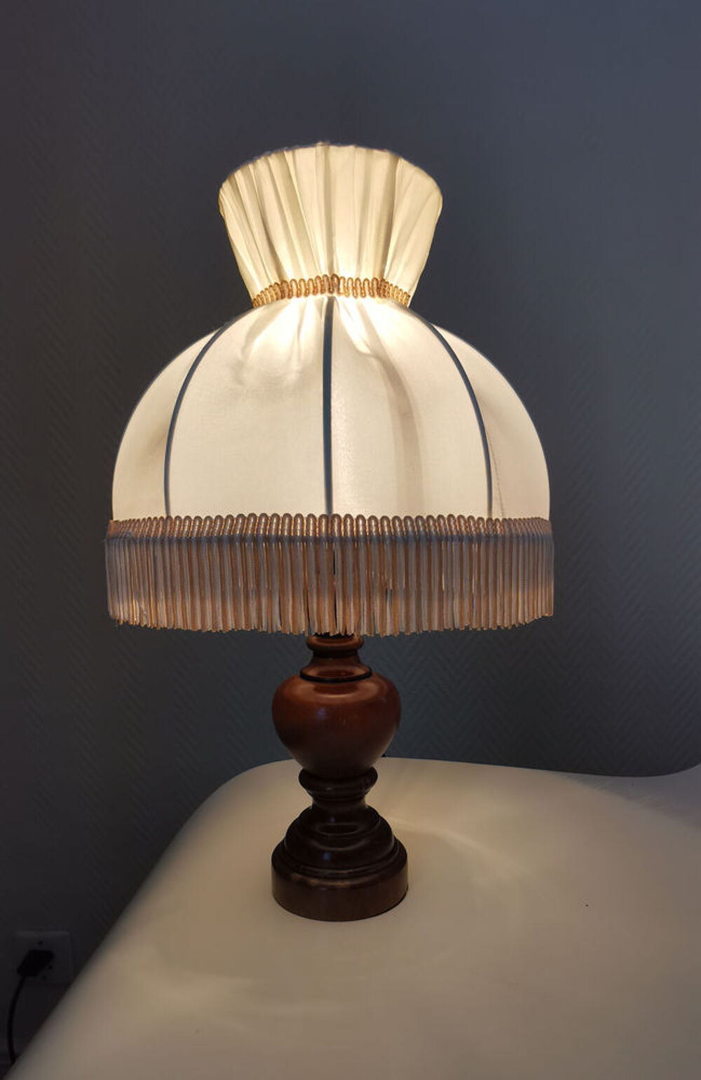 Vintage : Joli abat jour &agrave; franges Décoration