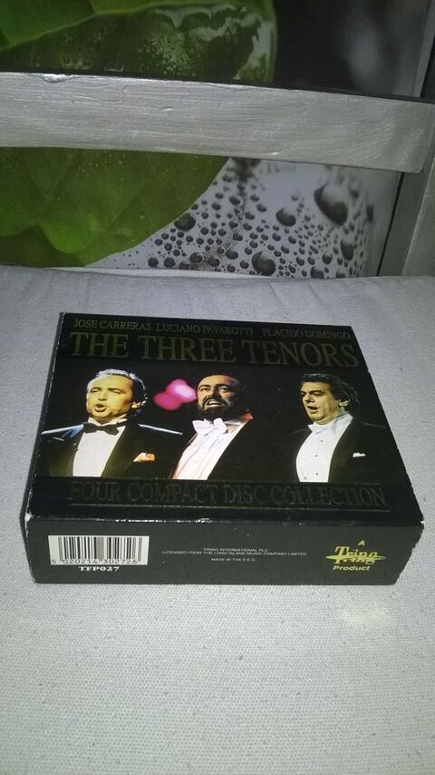 CD The Three Tenors 
Jos� Carreras, Luciano Pavarotti, Plac 5 Talange (57)