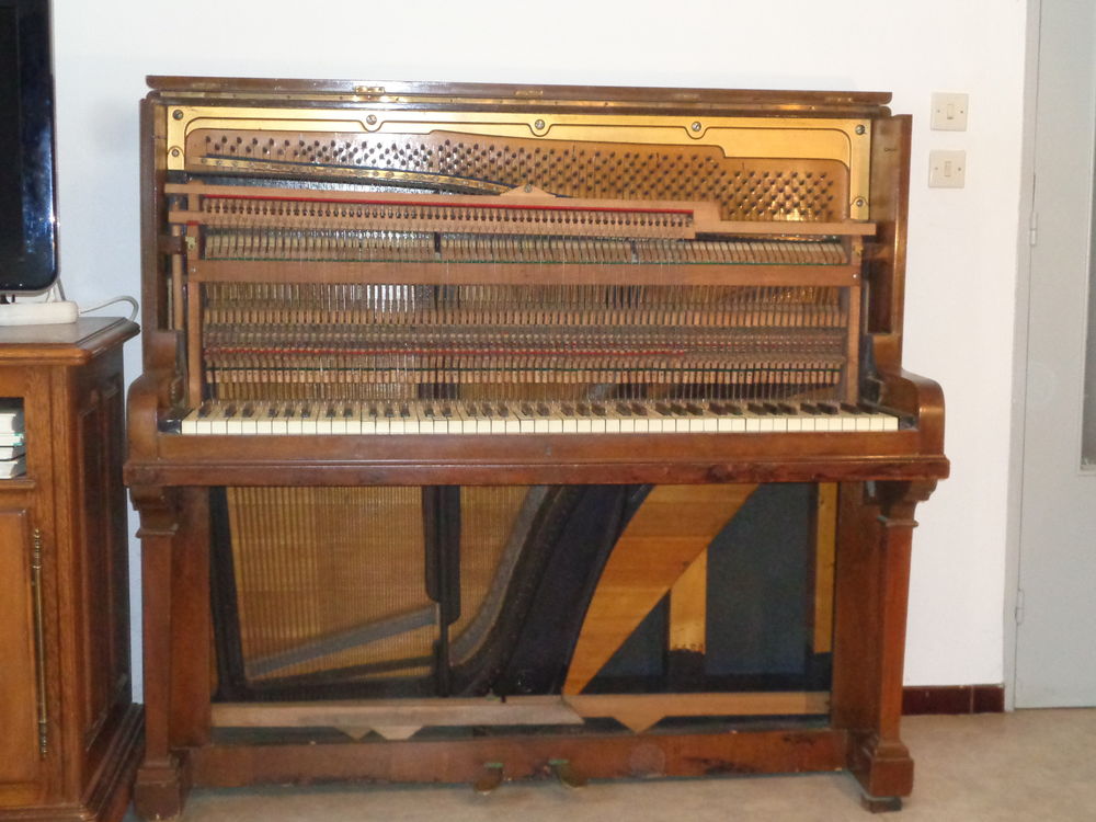 Piano droit Normelle Instruments de musique