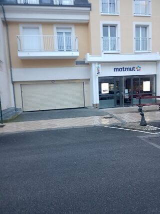  Parking / Garage  louer 13 m Rambouillet